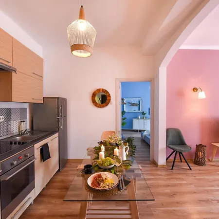 In The Heart Of History: Stylish In The Center Apartamento *