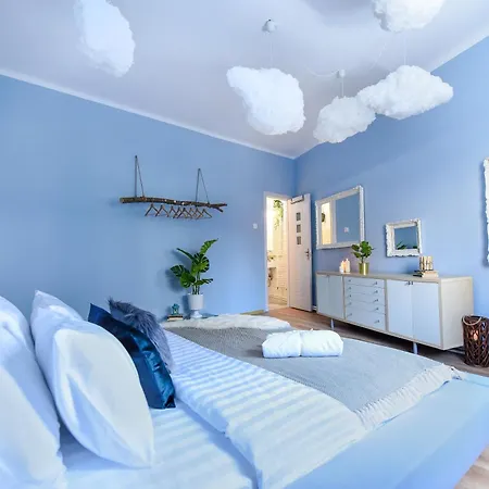 In The Heart Of History: Stylish In The Center Lägenhet Bukarest
