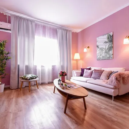 In The Heart Of History: Stylish In The Center Apartamento